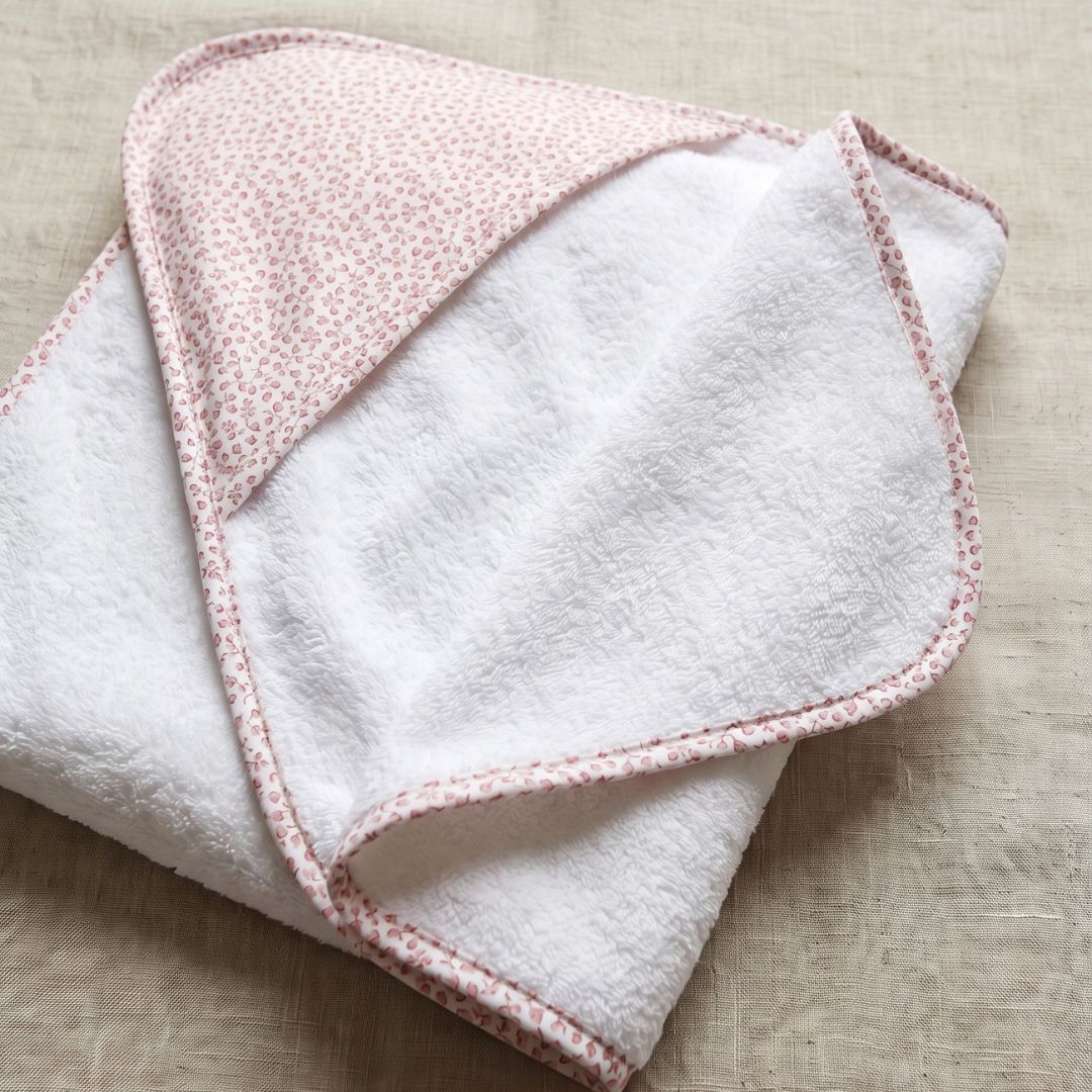 Toalla con Capucha Florecitas Rosa