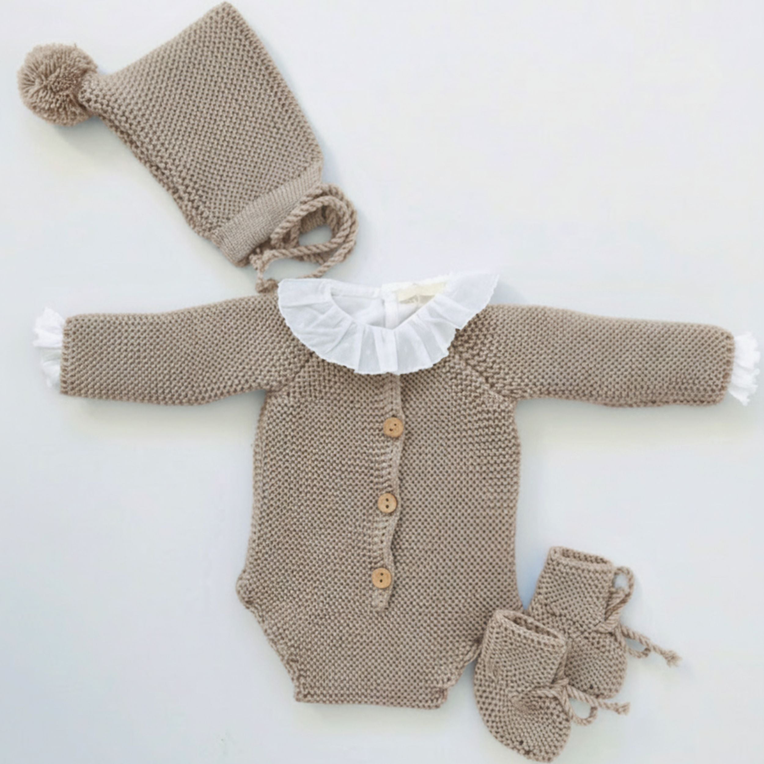 Conjunto Ranita Botones Lana - Al estar en preventa, el envío se realizará en un plazo aproximado de 15 días.