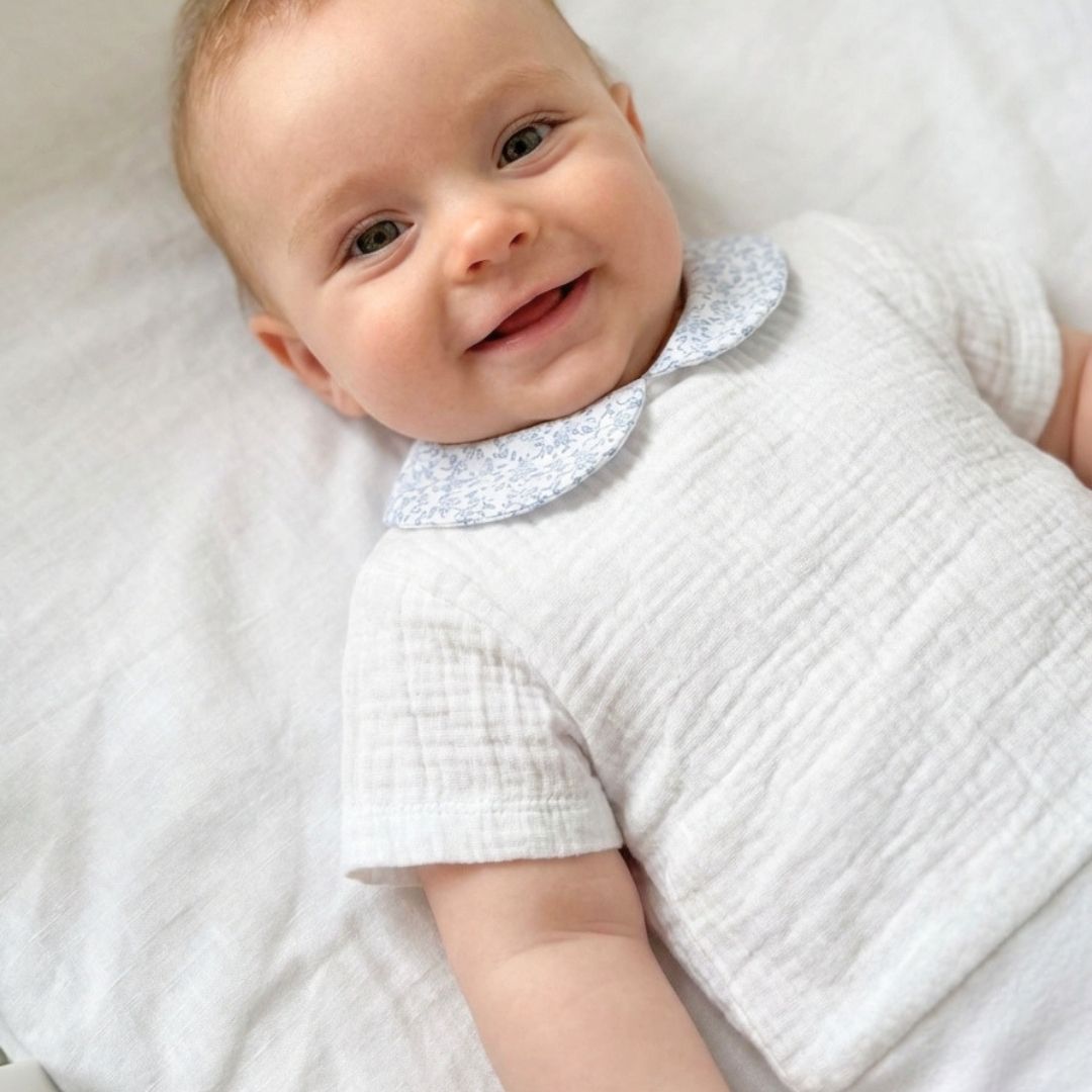 Camisita-body bámbula blanca con cuello bebe  Campari Azul