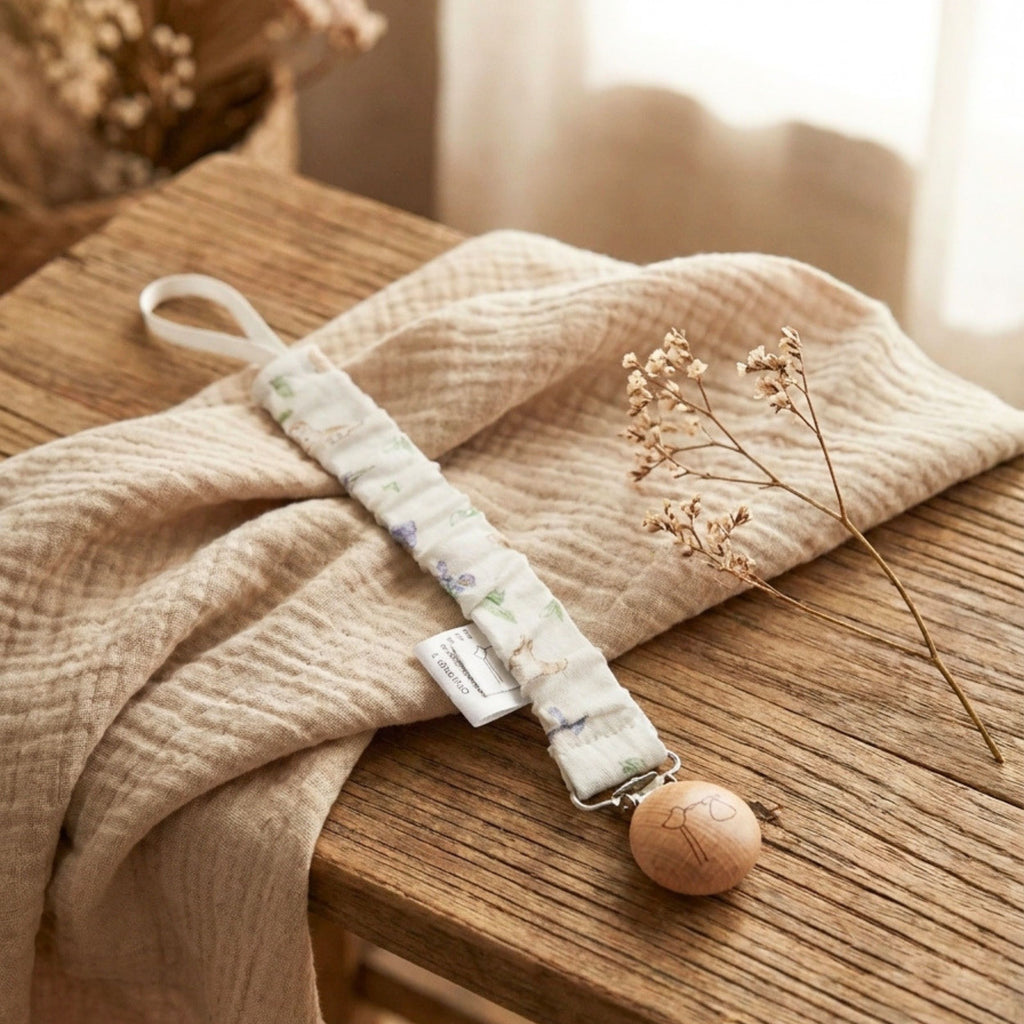 Pacifier clip Lapin