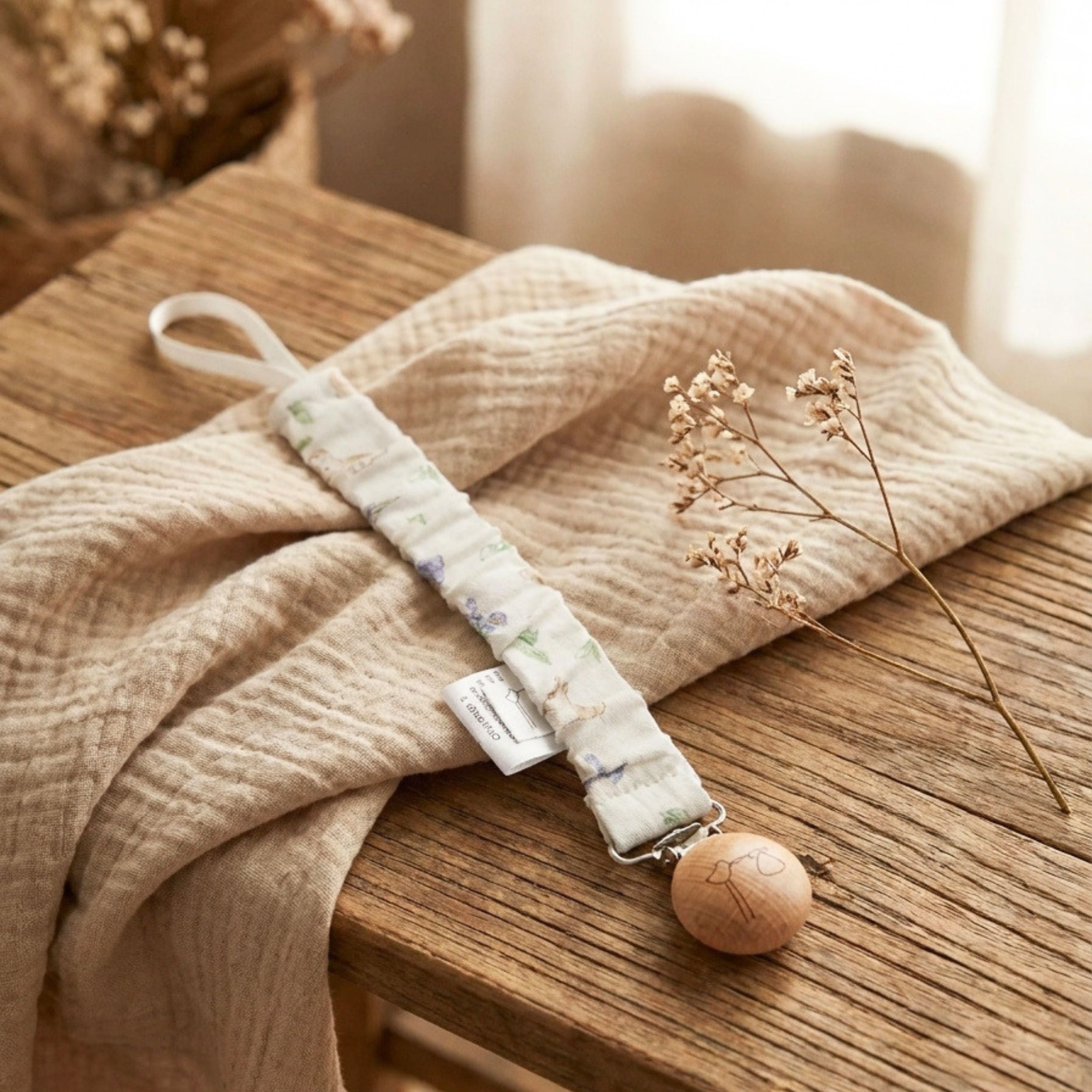 Pacifier clip Lapin