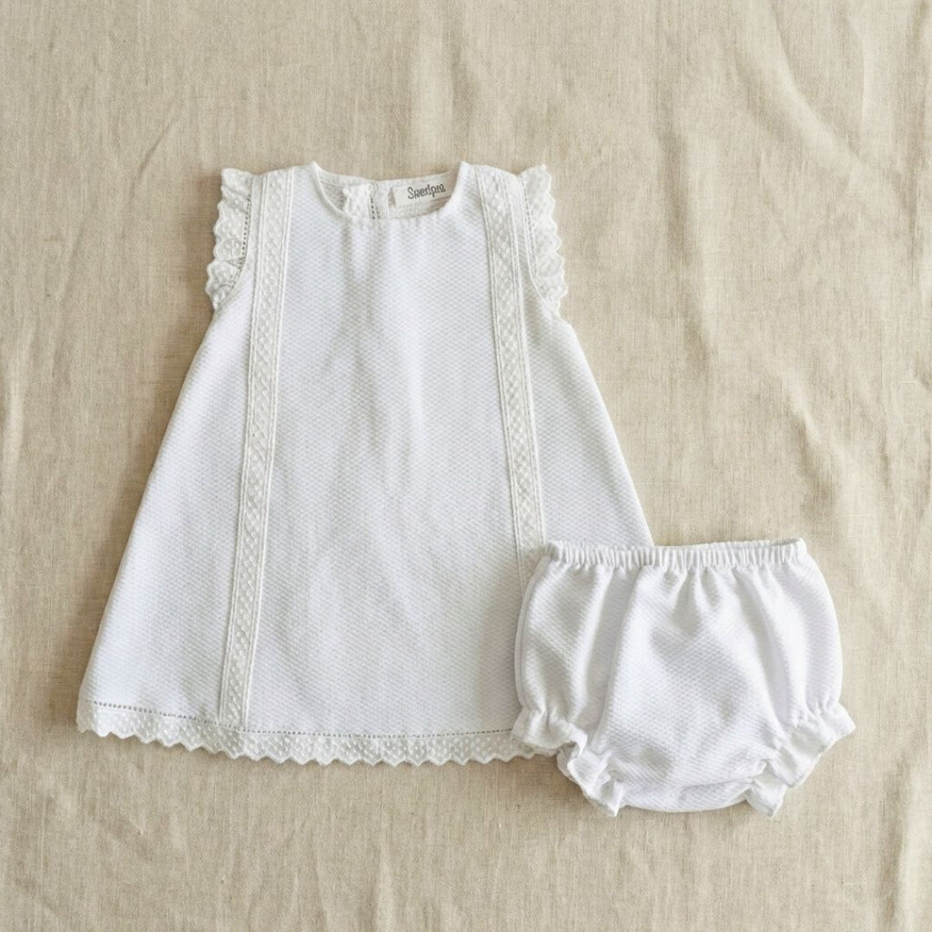 Conjunto Faldón de Piqué con Braguita y Capota