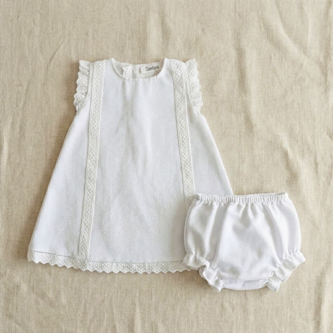 Conjunto Faldón de Piqué con Braguita y Capota