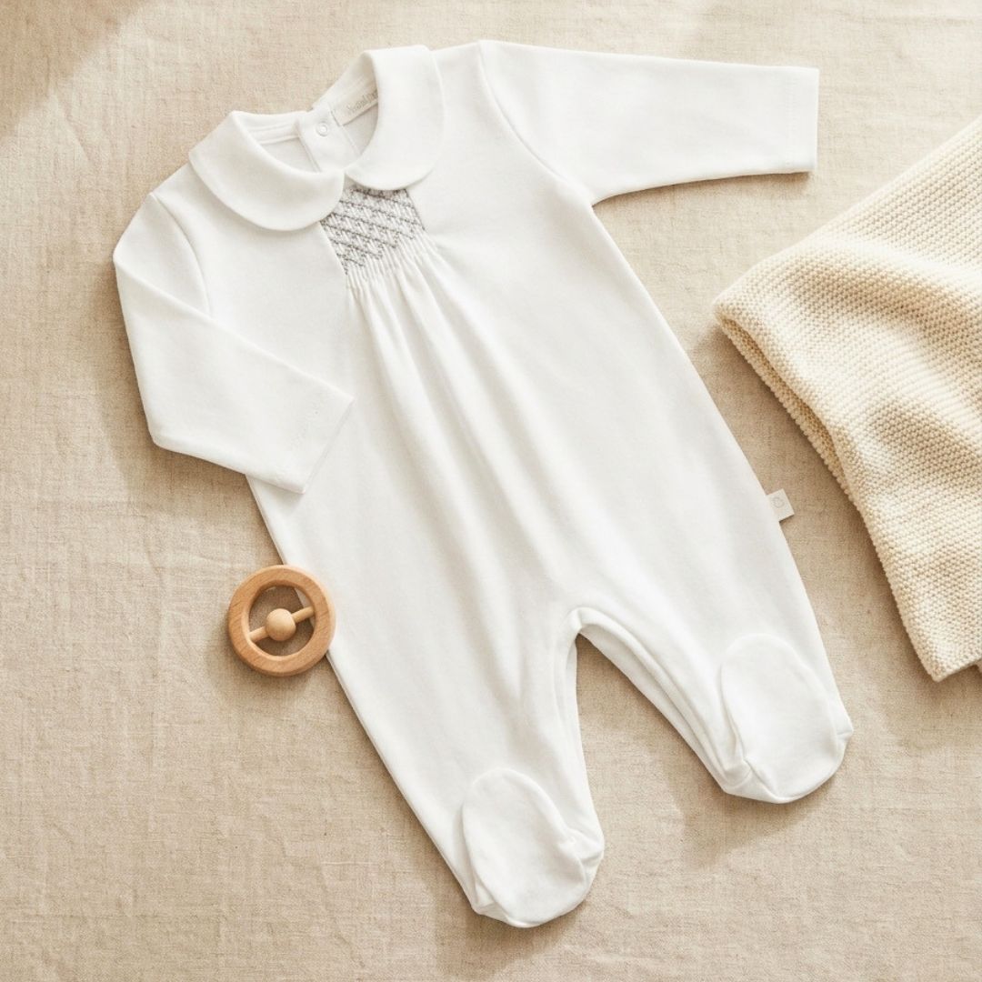 Pijamita con nido de abeja gris